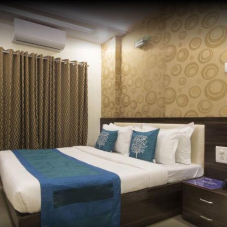 Hotel Accore Inn Mumbai Bagian luar foto