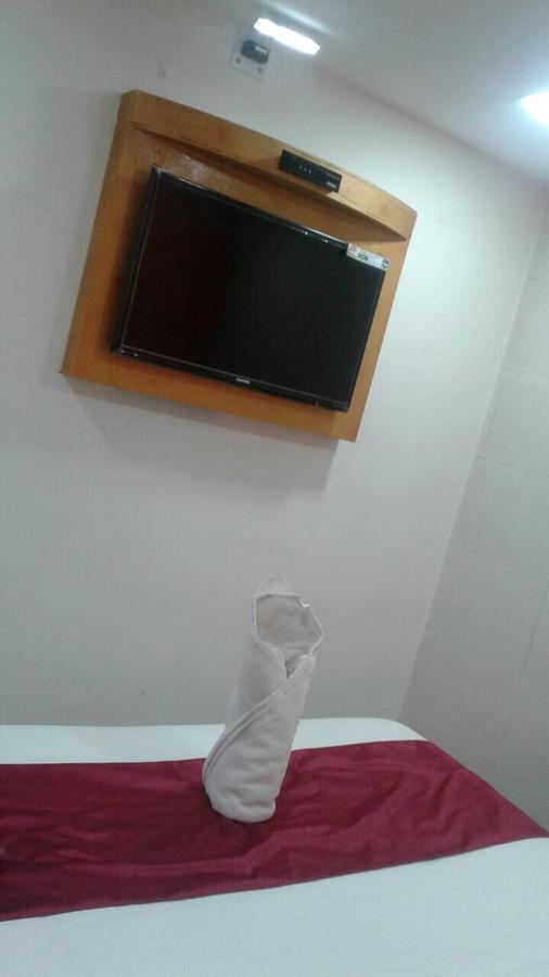 Hotel Accore Inn Mumbai Bagian luar foto