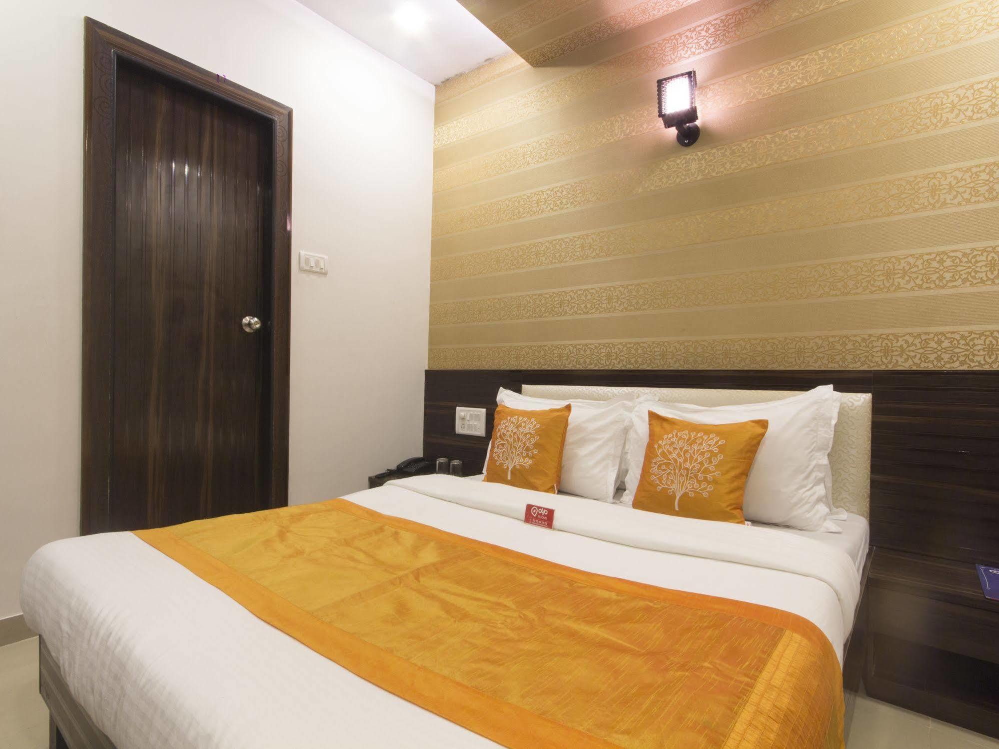 Hotel Accore Inn Mumbai Bagian luar foto