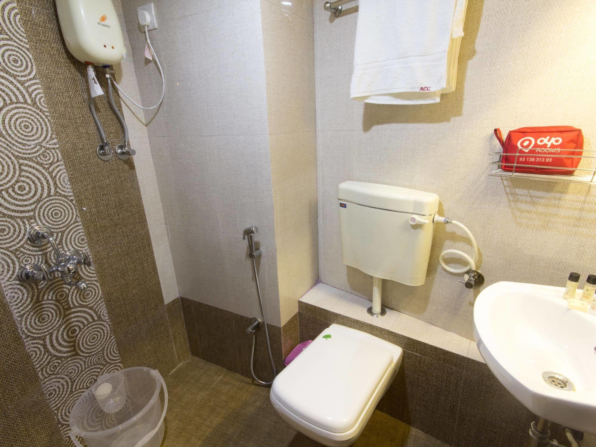 Hotel Accore Inn Mumbai Bagian luar foto