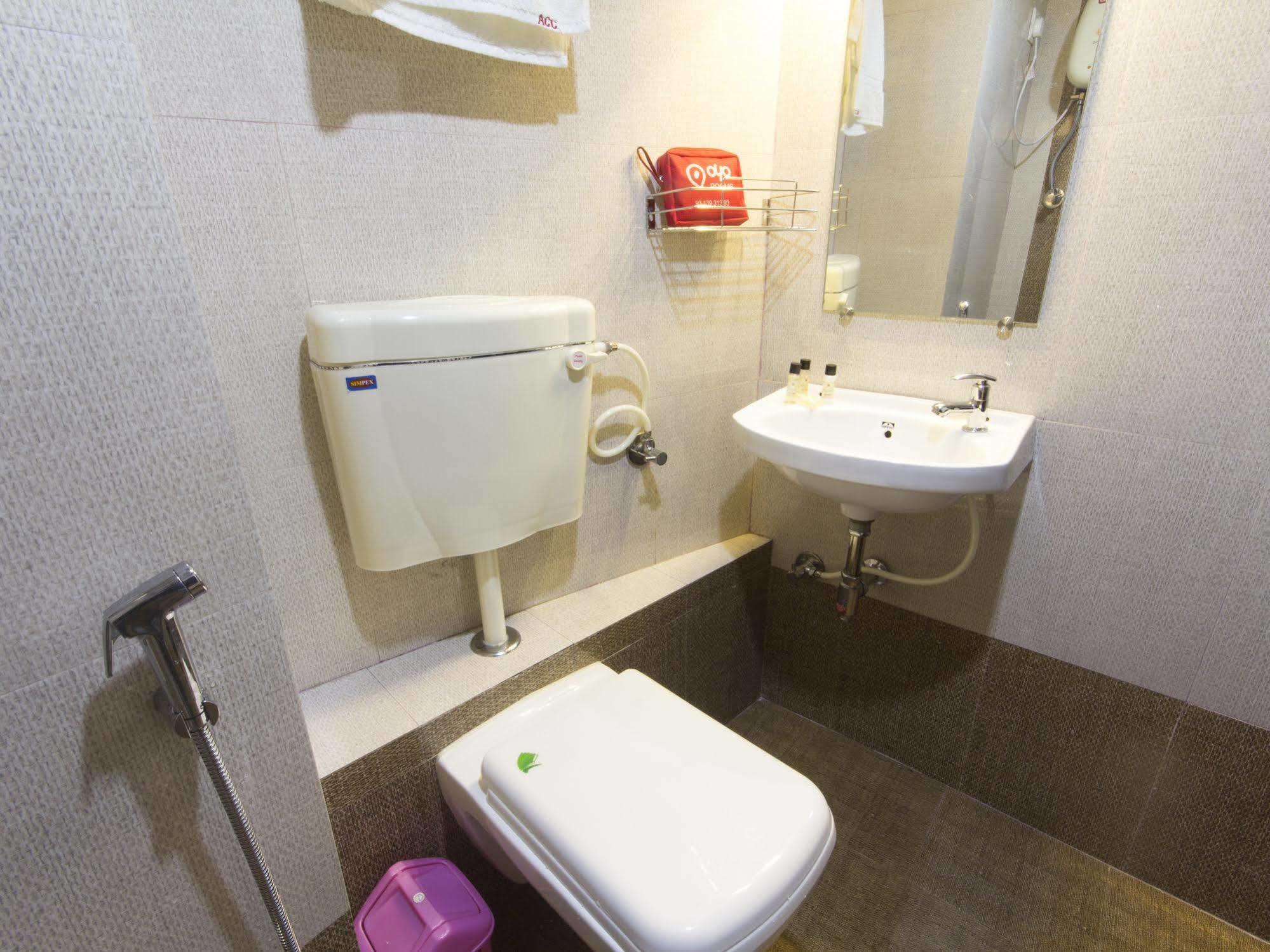 Hotel Accore Inn Mumbai Bagian luar foto