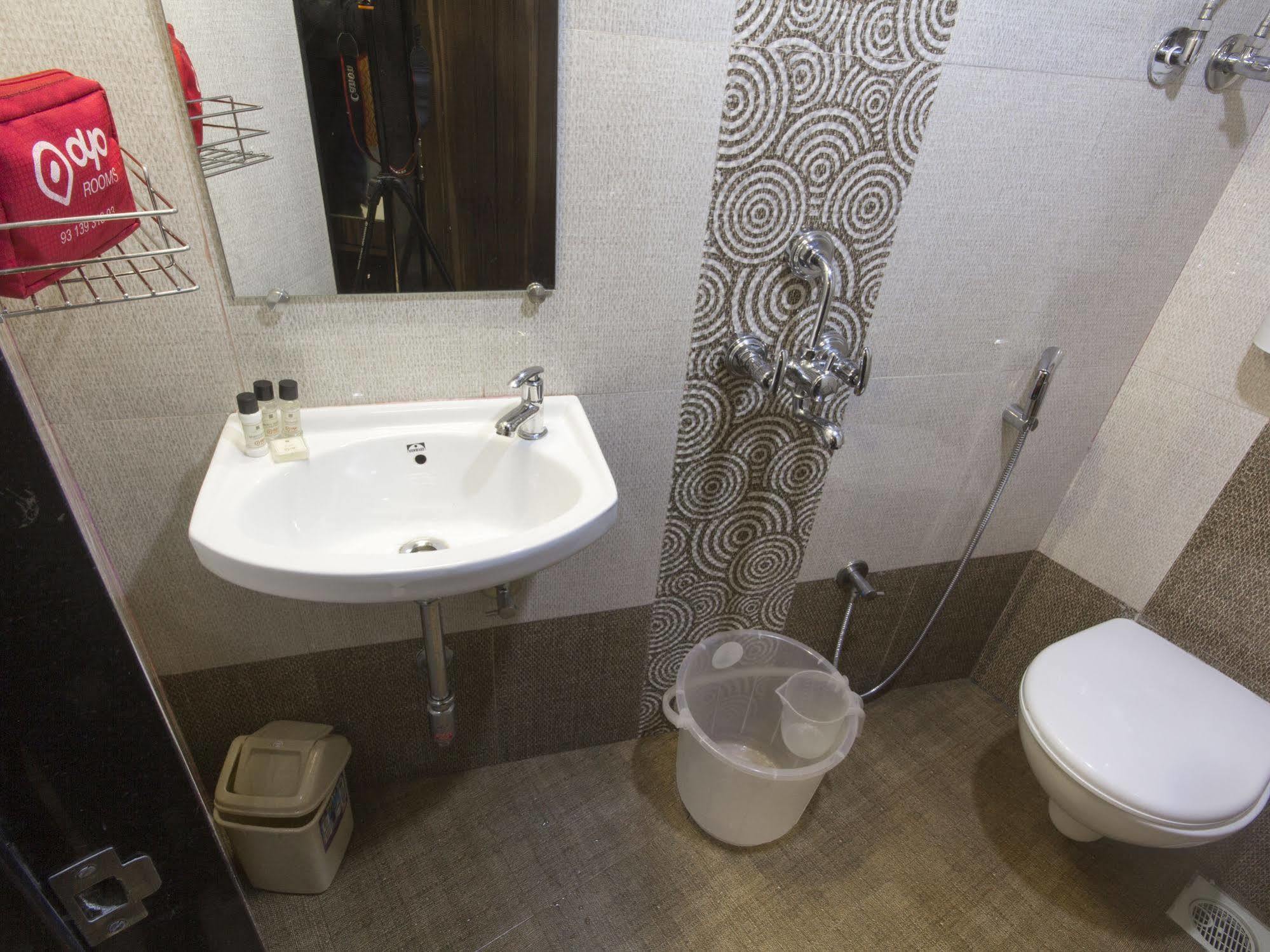 Hotel Accore Inn Mumbai Bagian luar foto
