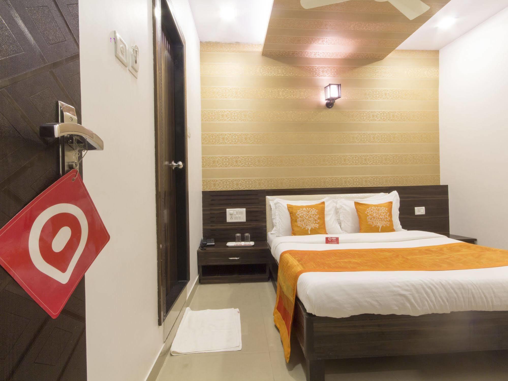 Hotel Accore Inn Mumbai Bagian luar foto